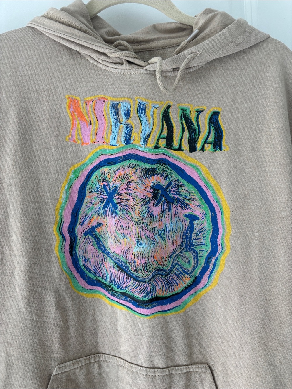 NIRVANA Beige Hoodie with Multicolor Smiley Graphic men’s size medium - Picture 2 of 5